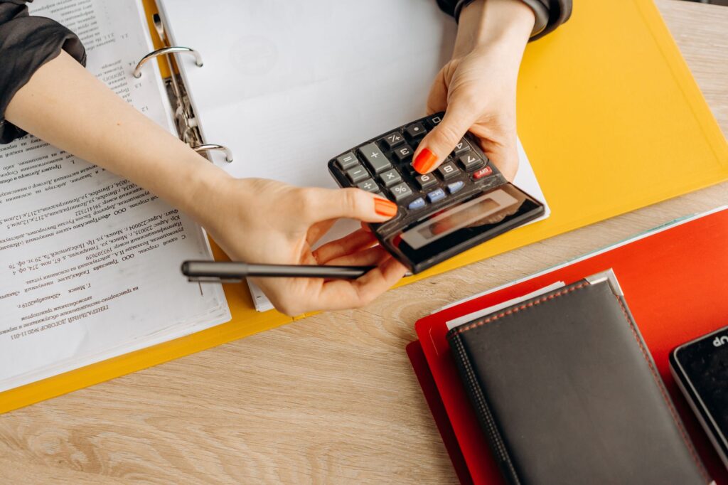 Choosing between sole trader and limited